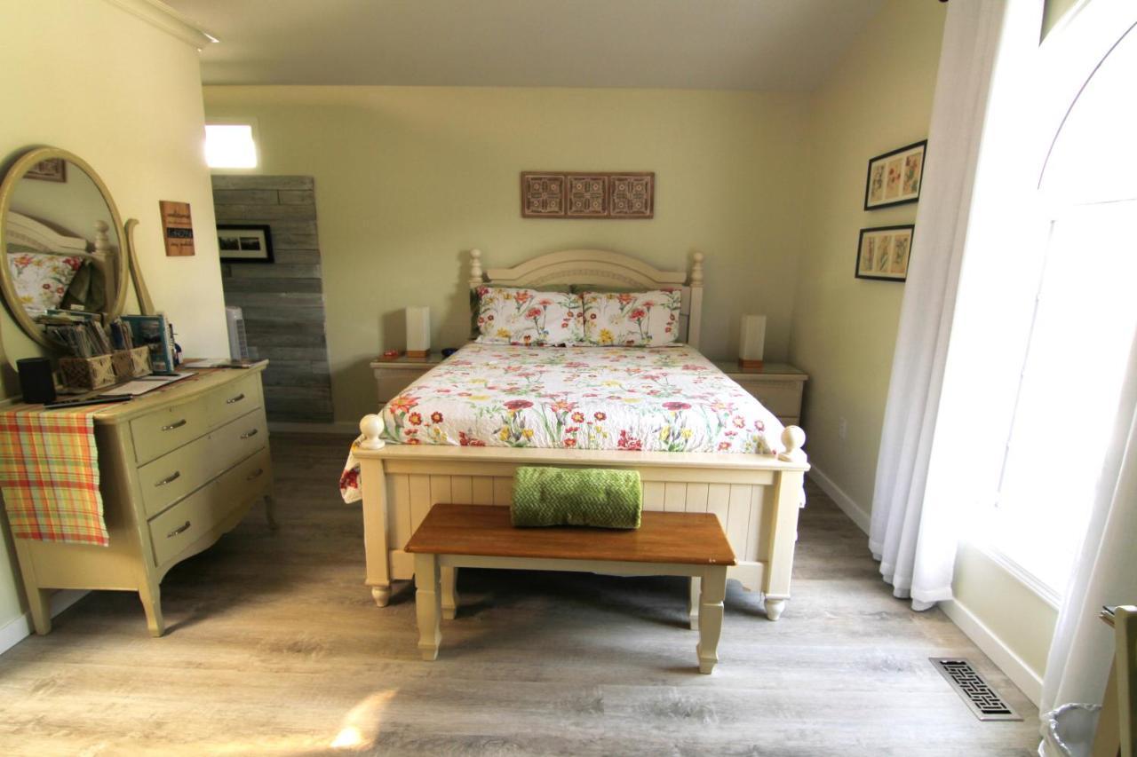 Sunshine And Wine Loft Hotell Penticton Eksteriør bilde